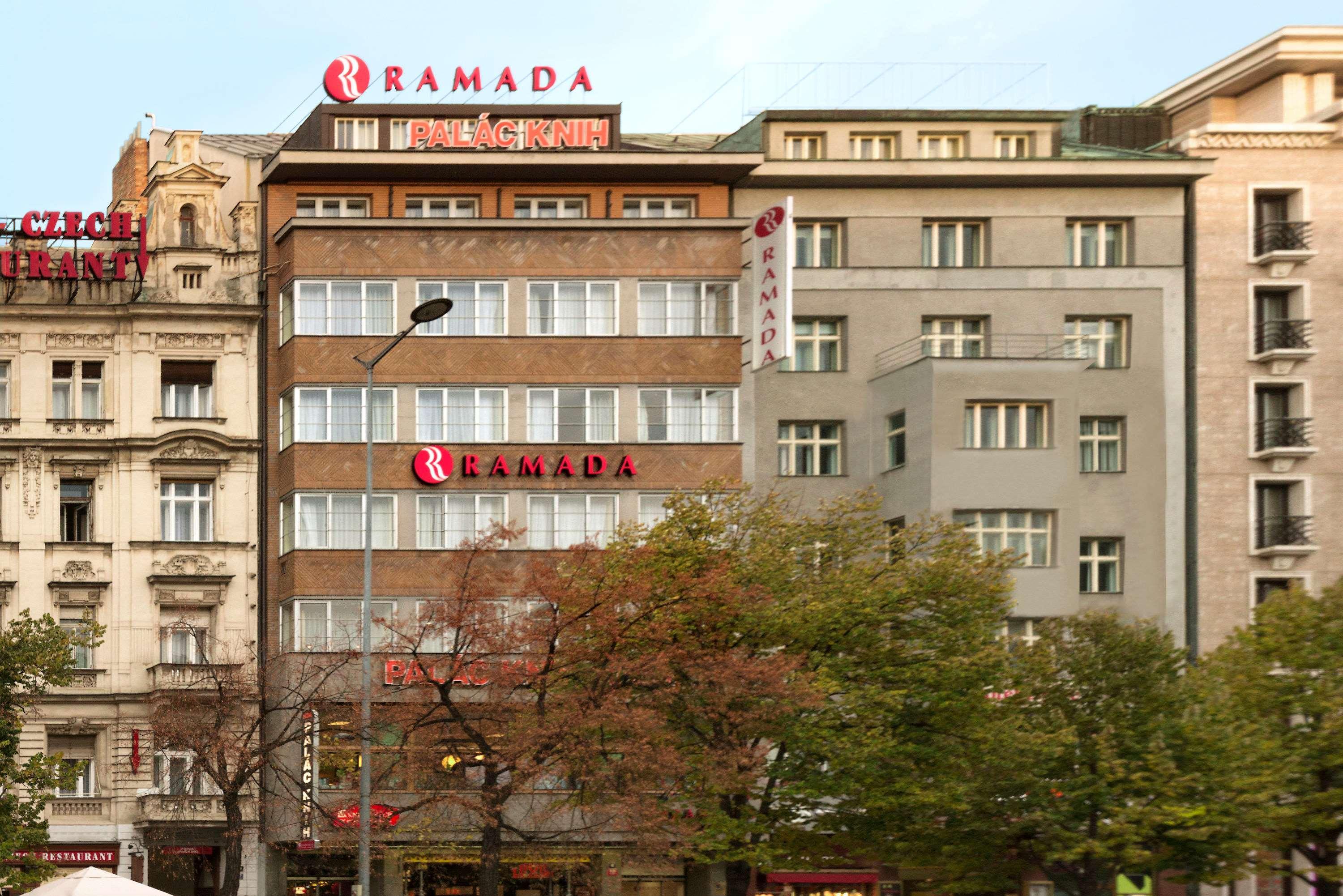 ホテル ラマダ プラハ シティセンター エクステリア 写真